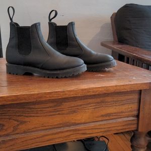 Doc Martens Chelsea Boots